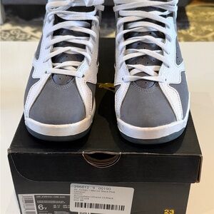 Air Jordan 1 Mid GS Sneakers, Size: 6Y